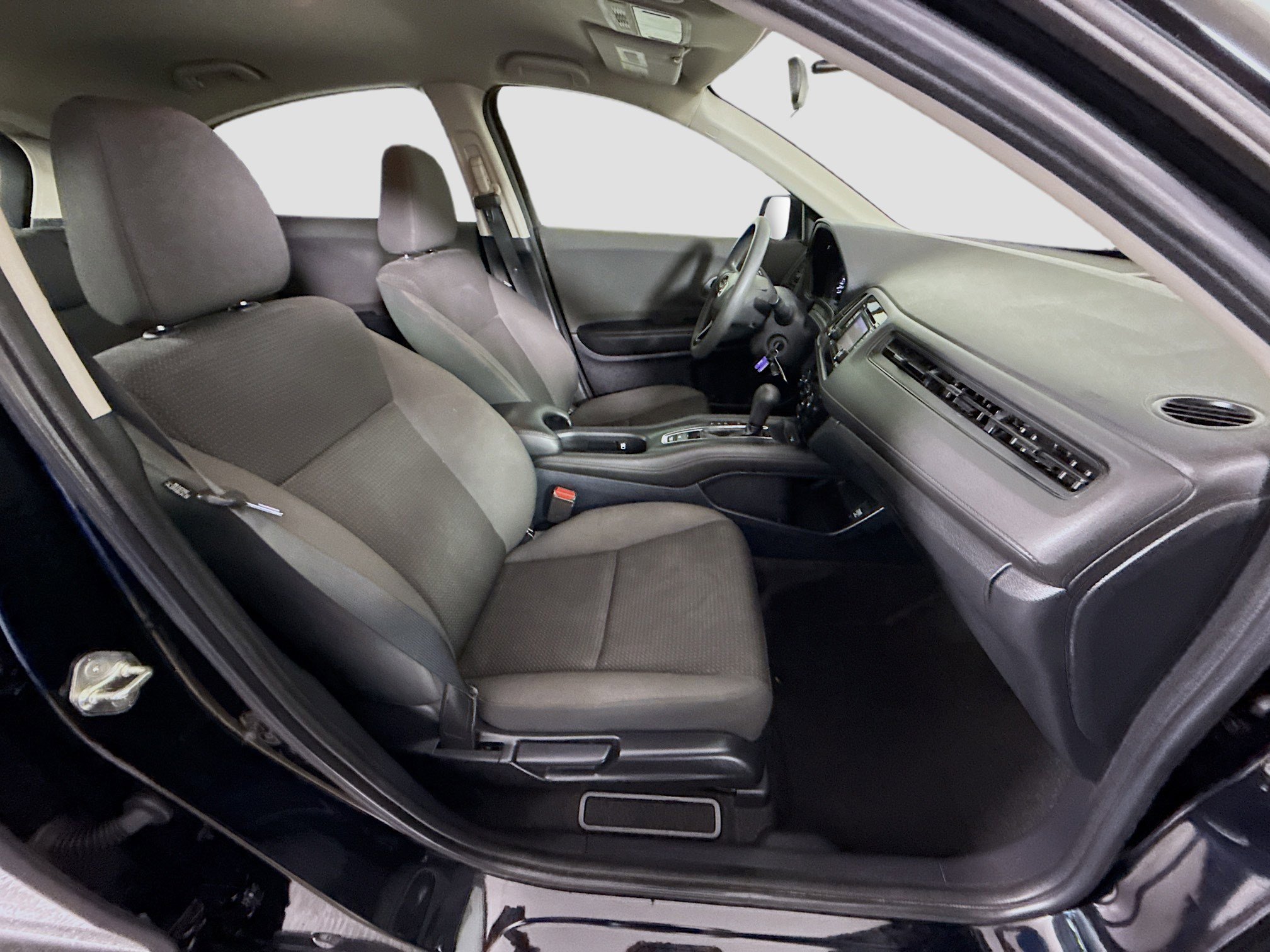 Used 2019 Honda HR-V LX image 28