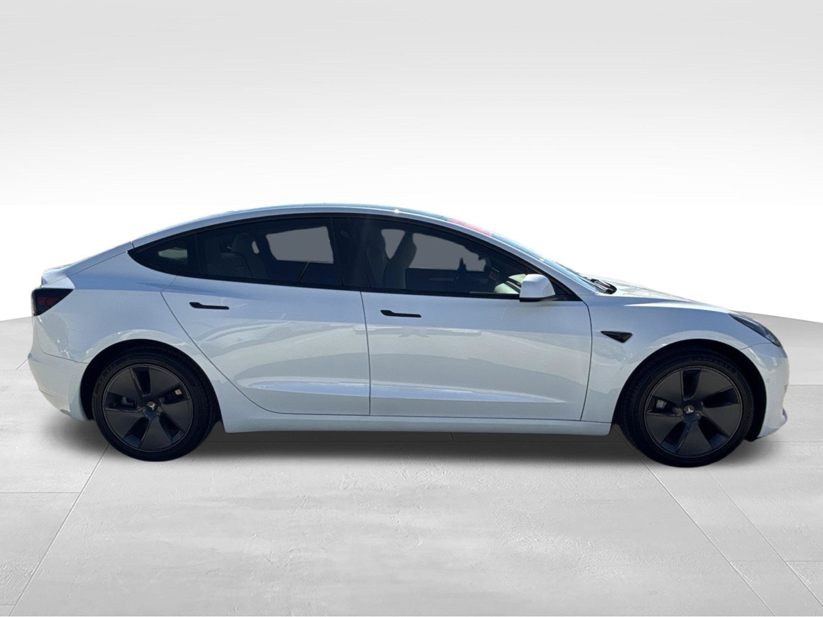 Used 2021 Tesla Model 3 Standard Range Plus RWD image 4