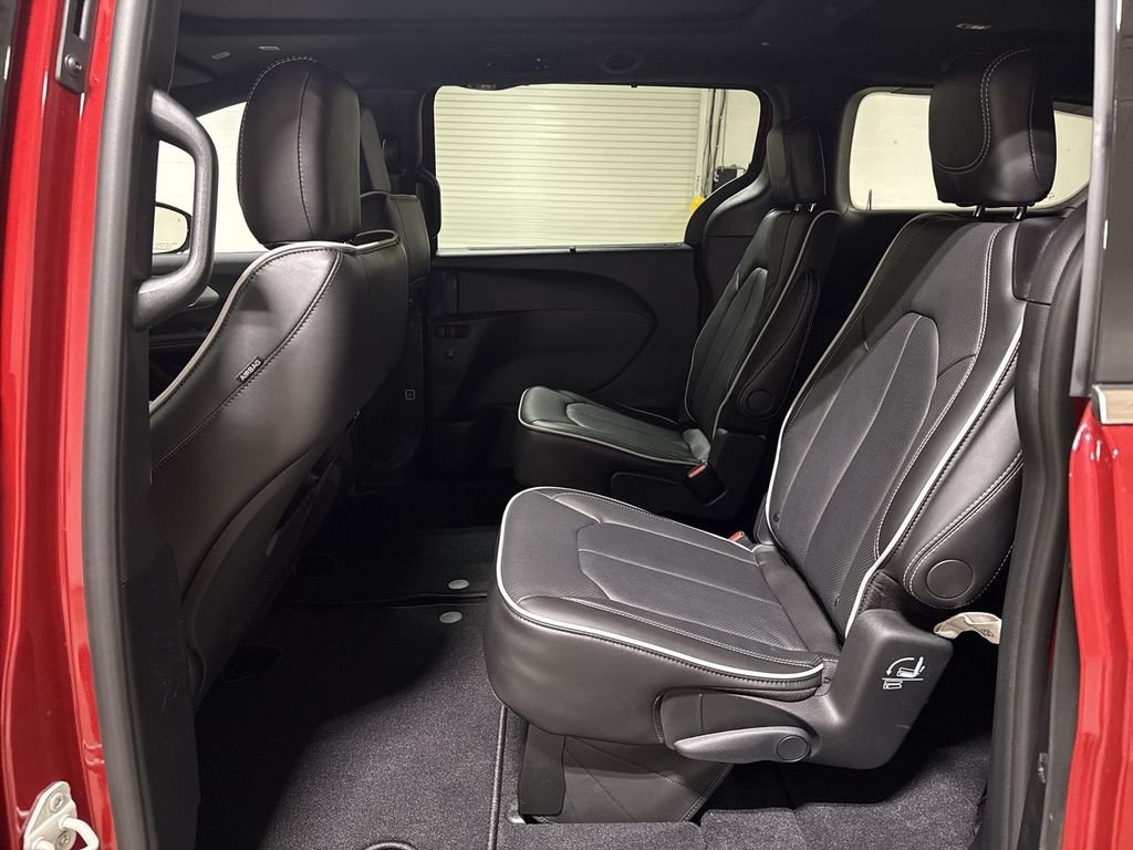 New 2026 Chrysler Pacifica Limited AWD/4WD image 24