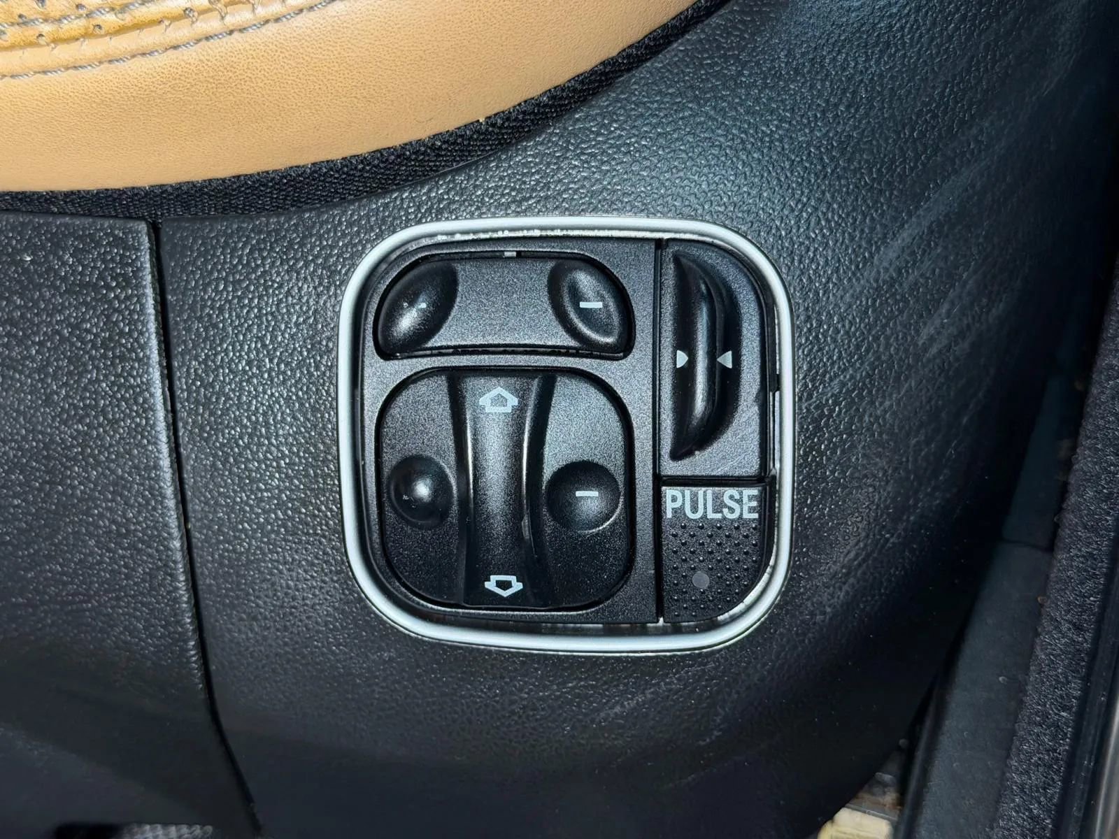 Used 2012 Mercedes-Benz SL 550 w/ SL Wheel Pkg image 19