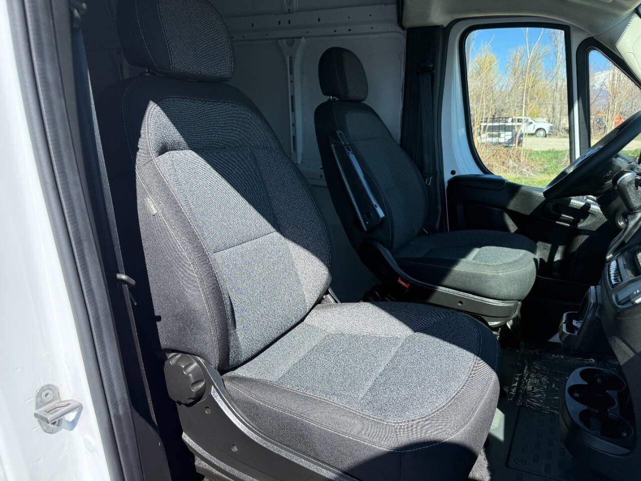 Used 2024 RAM ProMaster 2500 w/ Convenience Group FWD image 19
