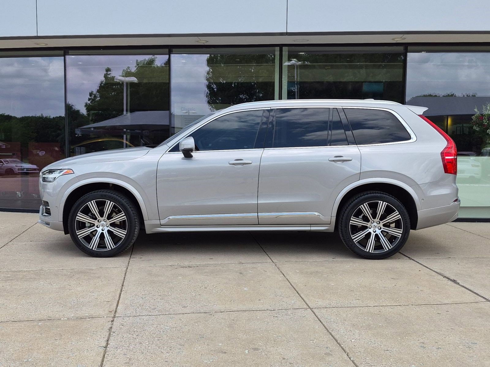 Used 2023 Volvo XC90 B6 Ultimate w/ Protection Package Premier AWD/4WD video 2