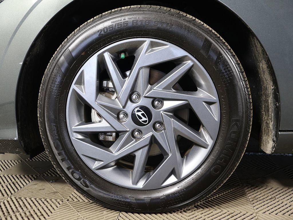 Used 2024 Hyundai Elantra SEL FWD image 18