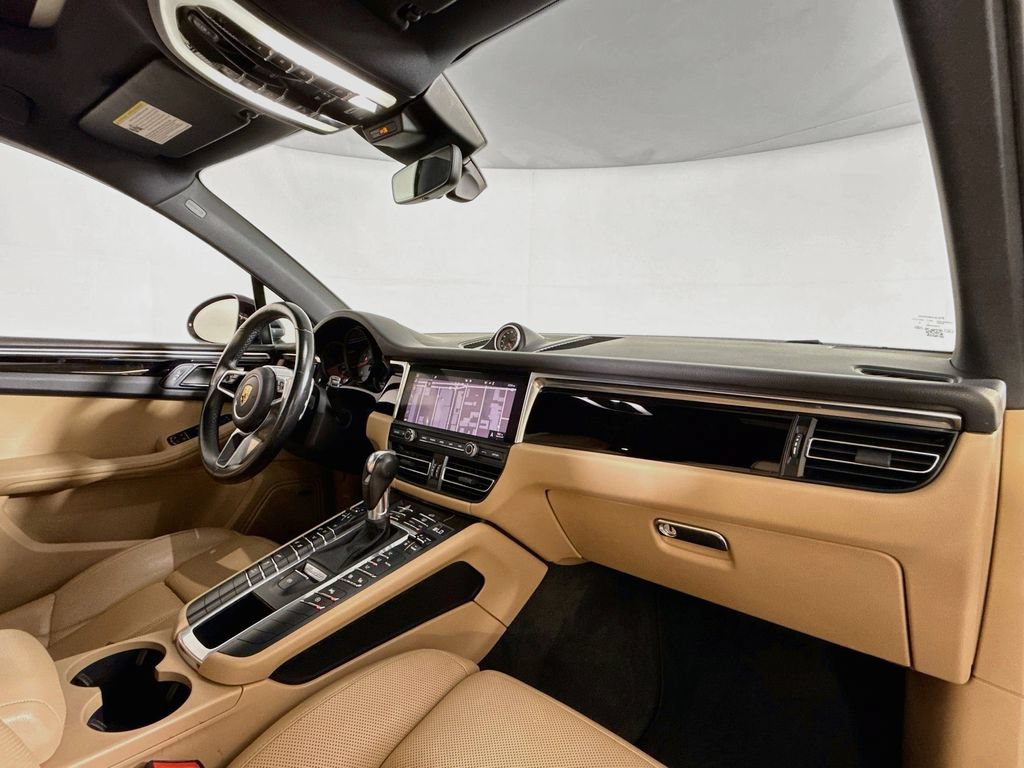 Certified 2019 Porsche Macan S AWD/4WD image 17