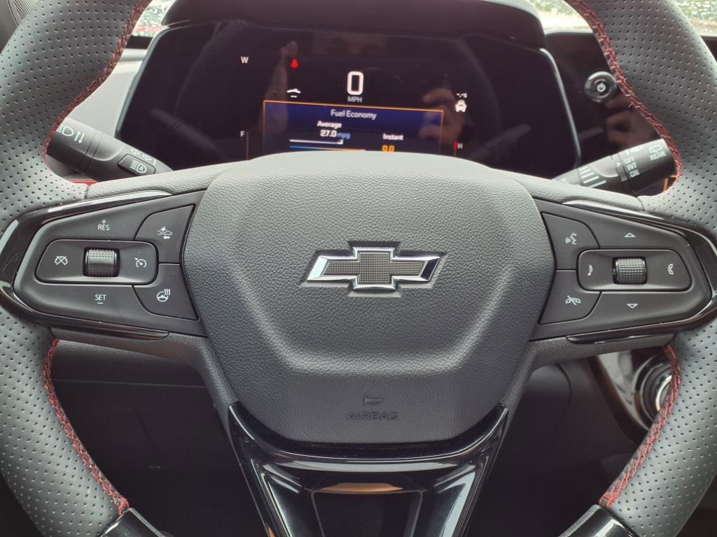 Used 2025 Chevrolet Trax RS w/ Sunroof Package image 11