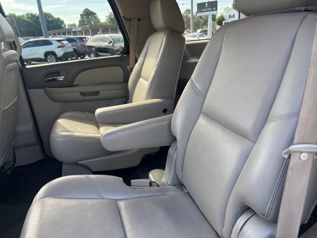 Used 2011 Chevrolet Tahoe LTZ AWD/4WD image 6