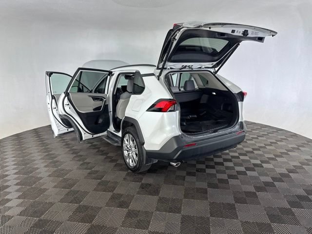 Used 2025 Toyota RAV4 XLE Premium w/ Weather Package AWD/4WD image 20