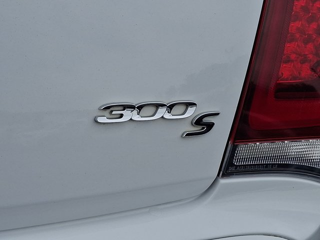 Used 2015 Chrysler 300 S AWD/4WD image 35