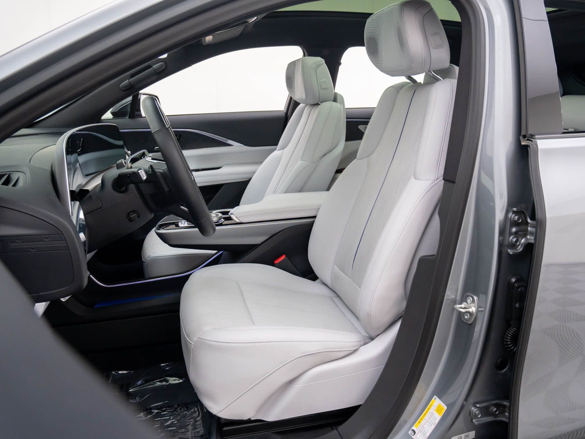 Certified 2024 Cadillac Lyriq Luxury w/ LPO, Floor Liner Package image 20