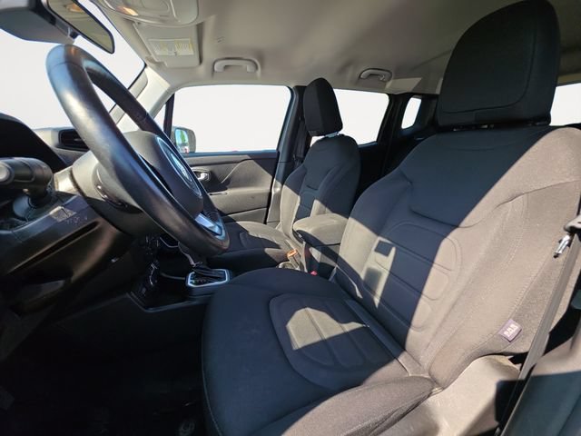 Used 2020 Jeep Renegade Latitude w/ Cold Weather Group AWD/4WD image 9
