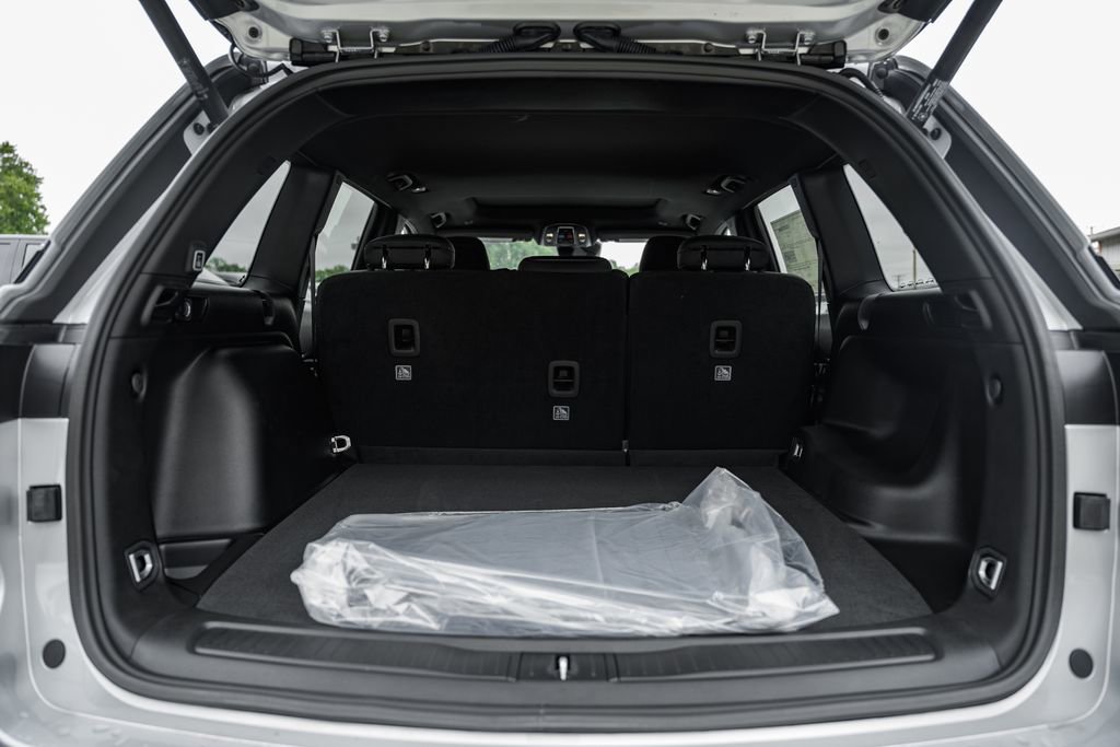 New 2025 Jeep Grand Cherokee Laredo X w/ Luxury Tech Group I image 10