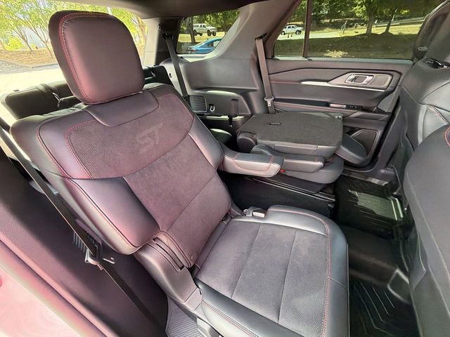 Certified 2025 Ford Explorer ST image 28