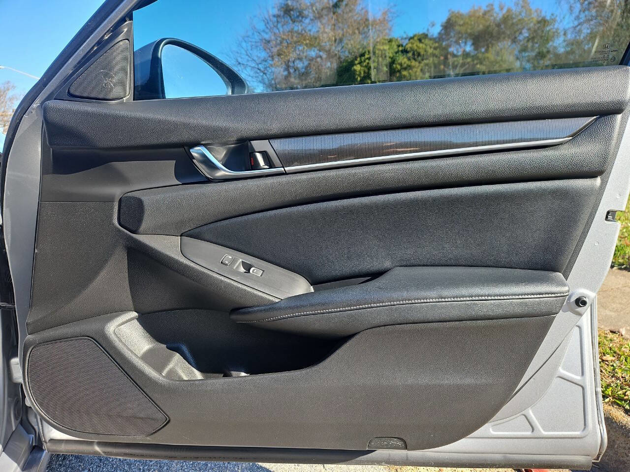 Used 2018 Honda Accord Sport image 16