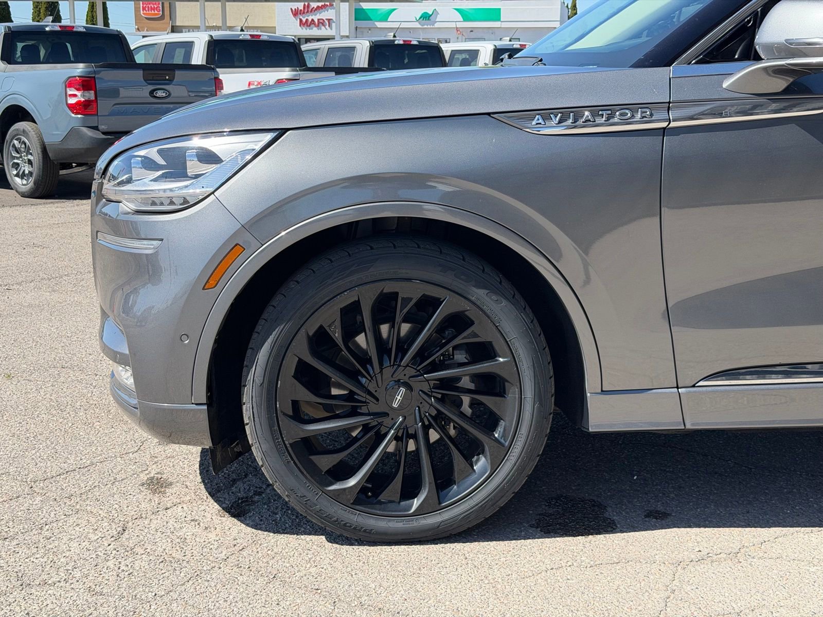 Used 2021 Lincoln Aviator Reserve w/ Equipment Group 210A AWD/4WD image 12