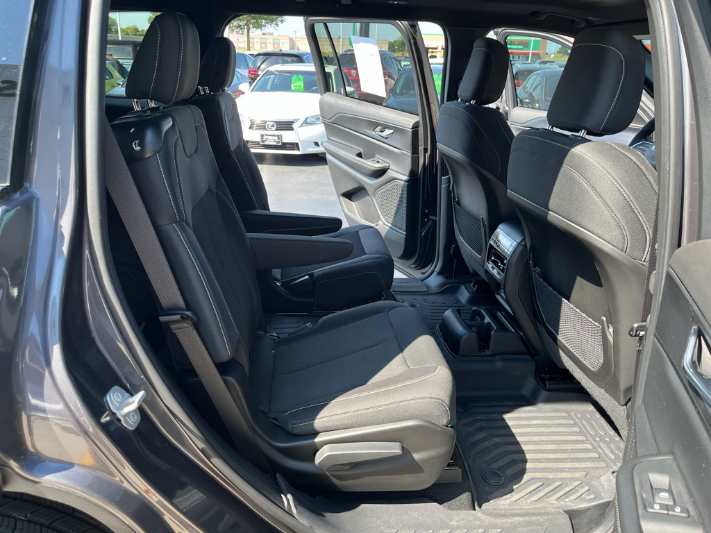 Used 2025 Jeep Grand Cherokee L Laredo RWD image 44