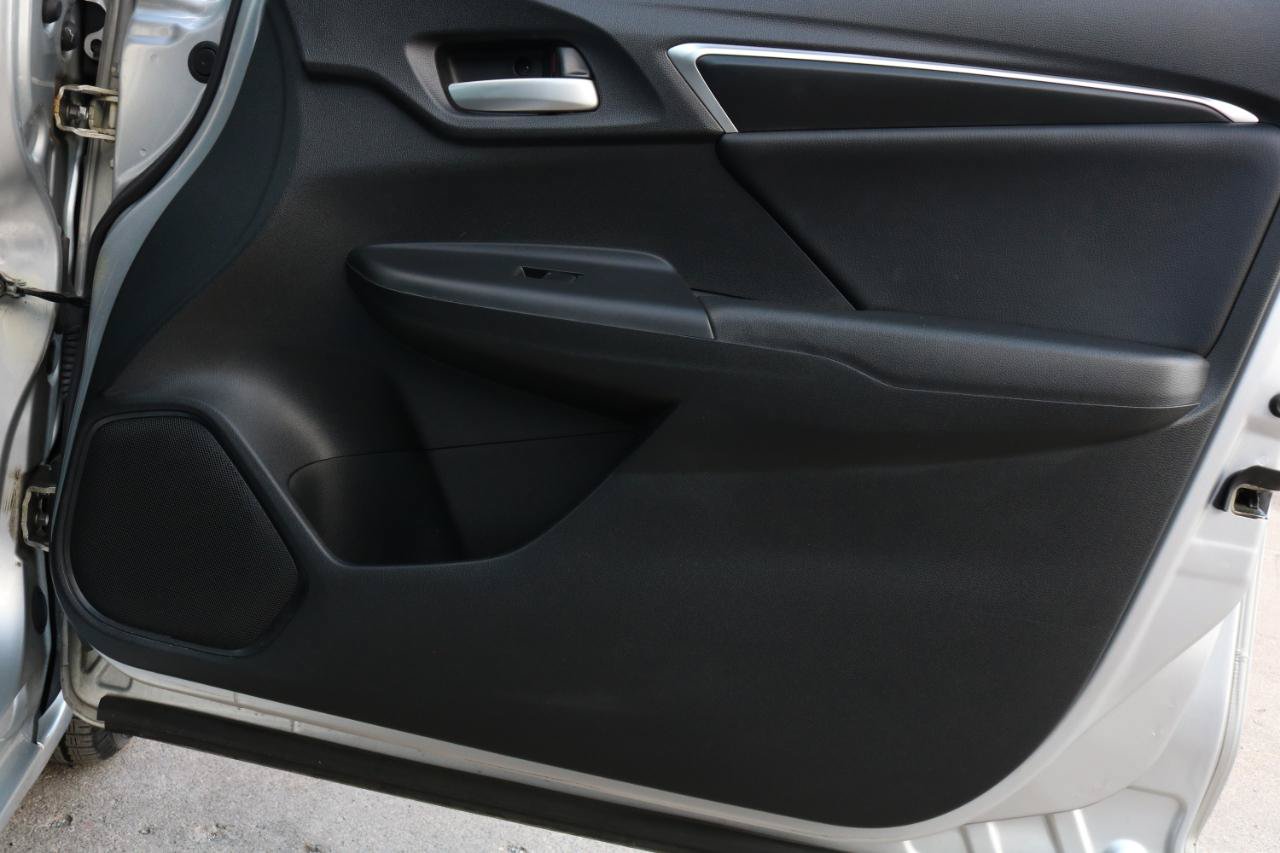 Used 2015 Honda Fit EX image 41