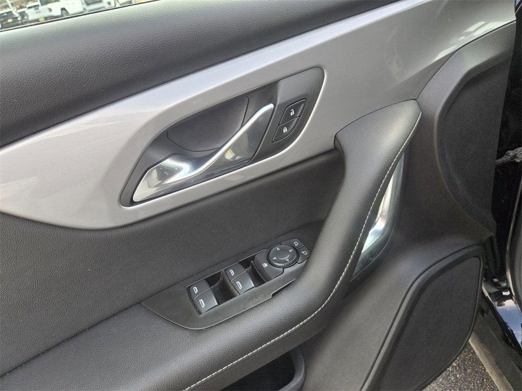 Used 2025 Chevrolet Blazer LT image 12