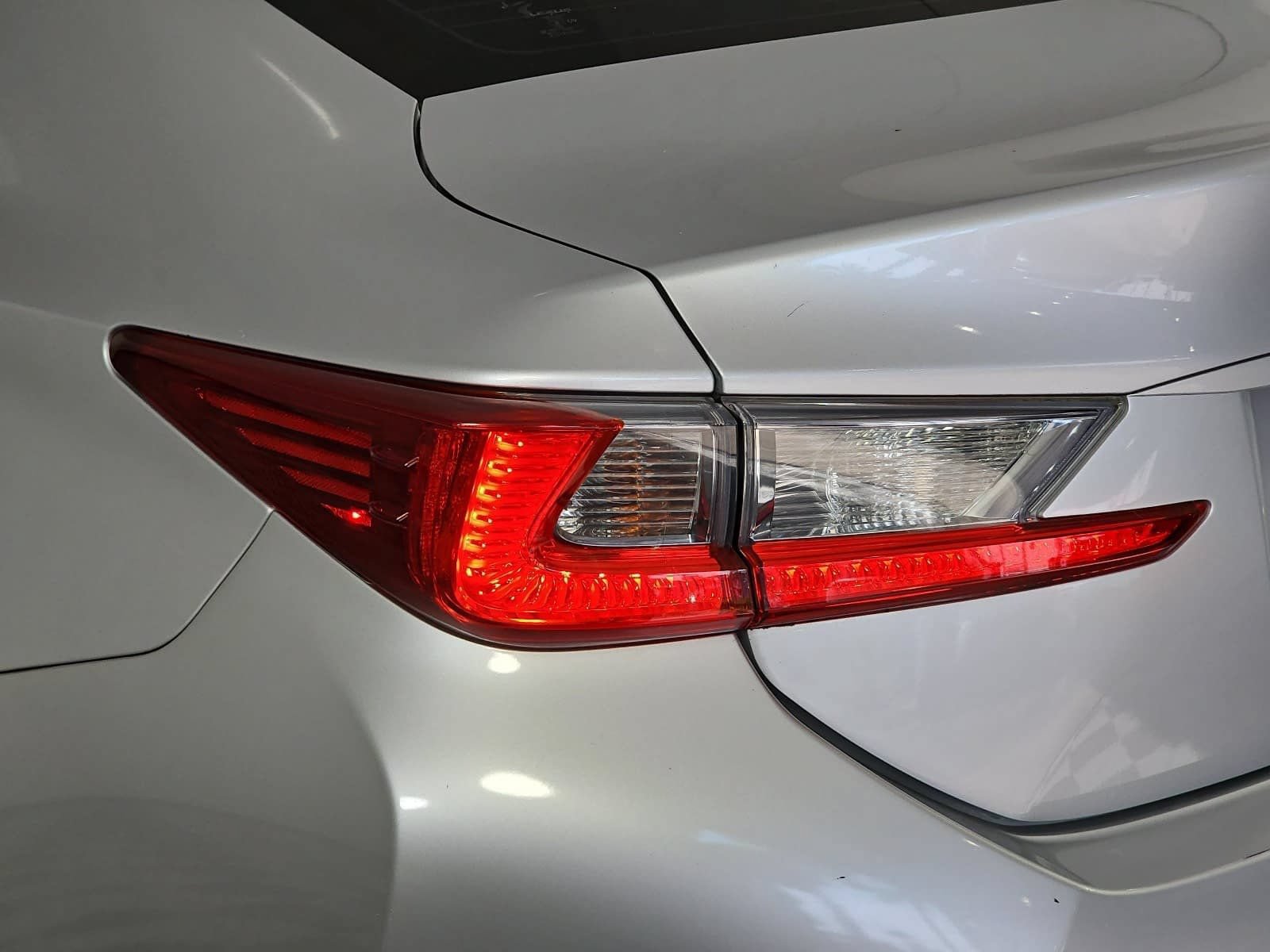 Used 2015 Lexus RC 350 w/ Luxury Package RWD image 30