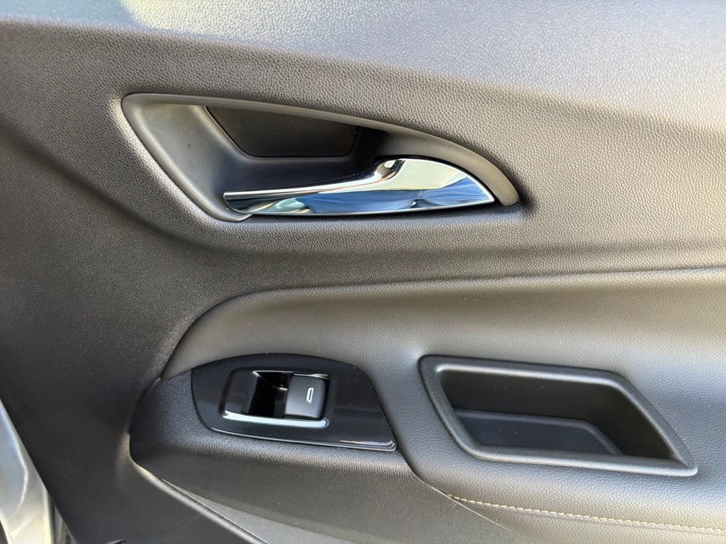 Used 2023 Chevrolet Equinox Premier FWD image 35