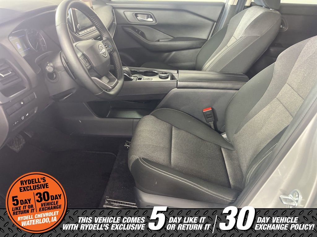 Used 2025 Nissan Rogue SV image 15