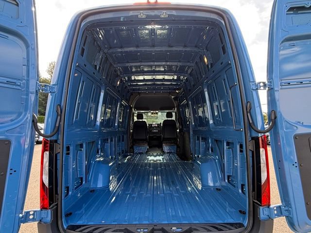 Used 2025 Mercedes-Benz Sprinter 2500 image 27