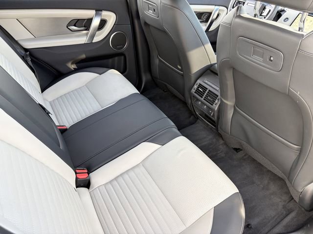 Used 2025 Land Rover Discovery Sport Dynamic SE image 21