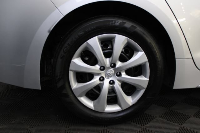 Used 2020 Toyota Corolla LE FWD image 5