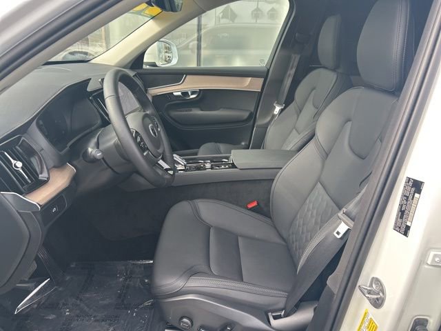 Certified 2025 Volvo XC90 B6 Plus image 17