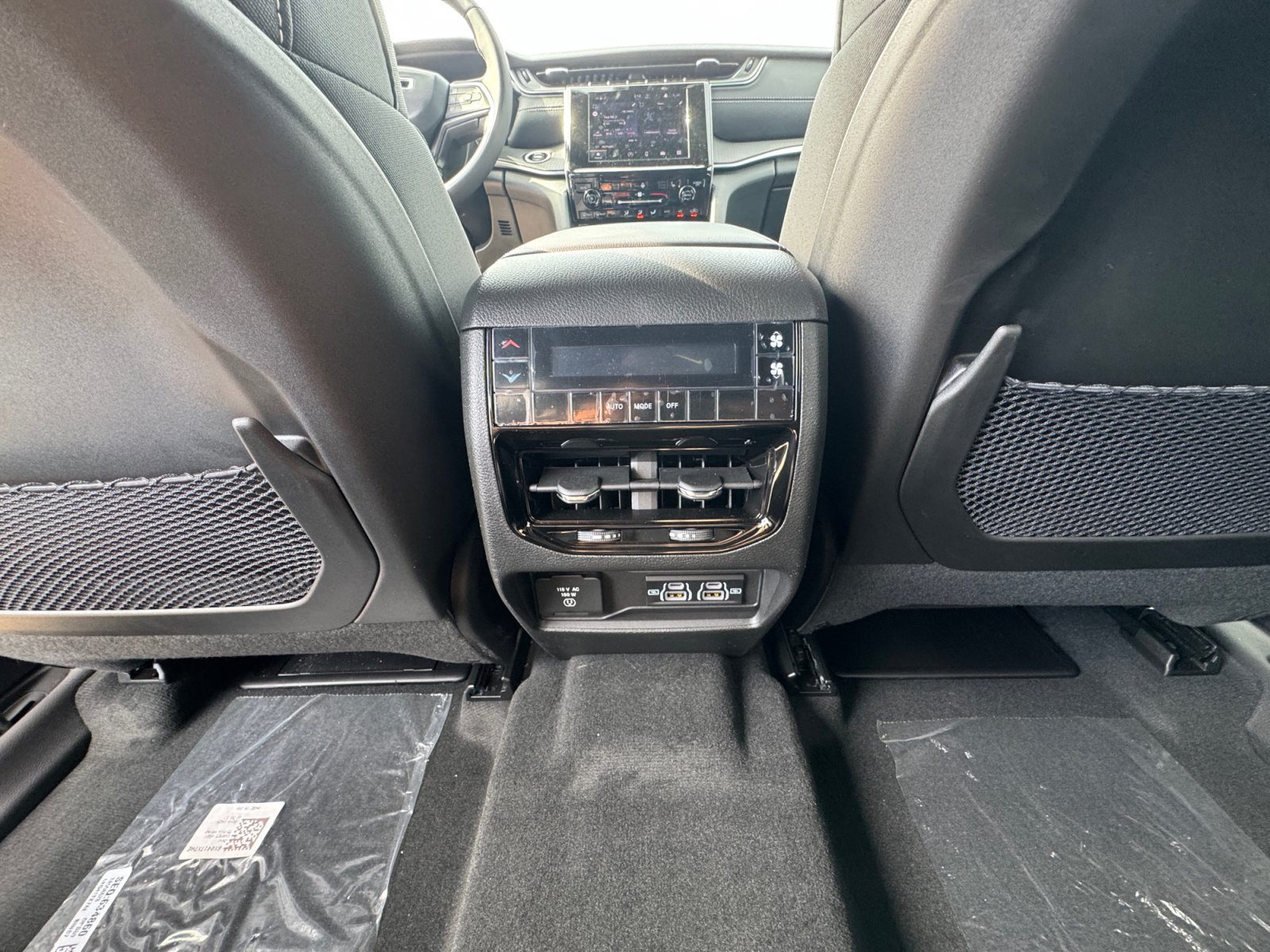 New 2026 Jeep Grand Cherokee L 2WD image 32