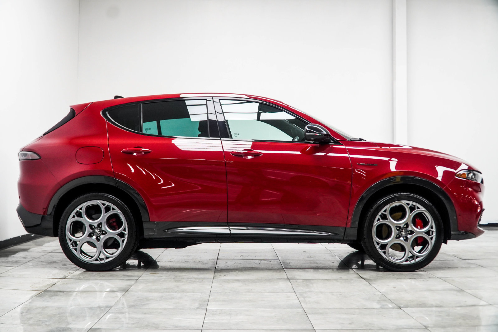 Used 2024 Alfa Romeo Tonale Veloce AWD/4WD image 9