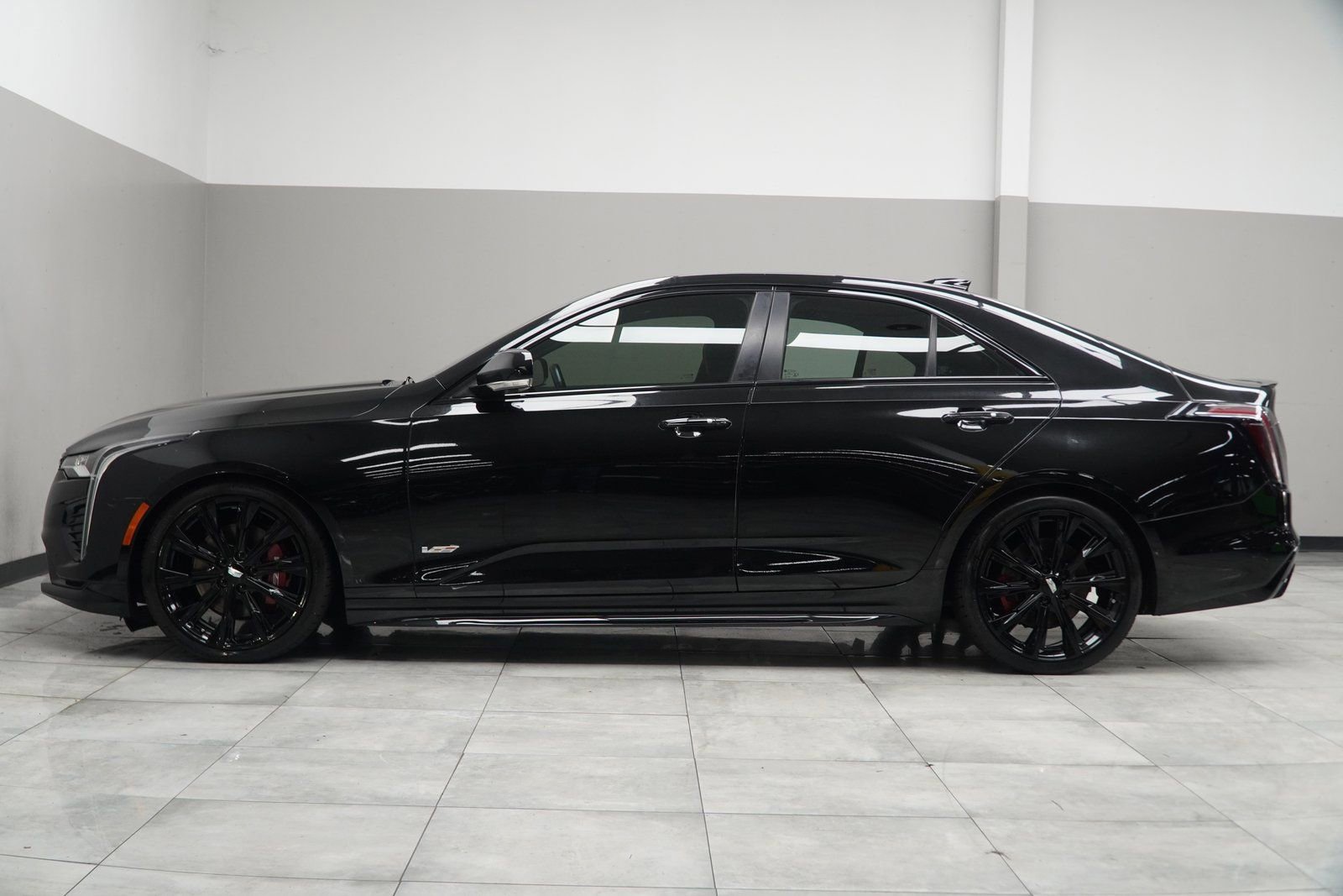 Used 2023 Cadillac CT4 V w/ Navigation Package image 9