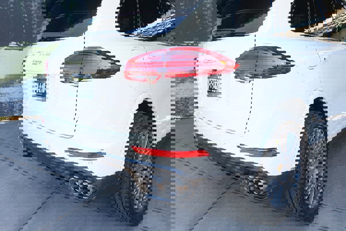 Used 2017 Porsche Cayenne S image 42