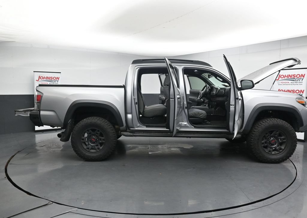 Used 2021 Toyota Tacoma TRD Off-Road AWD/4WD image 27