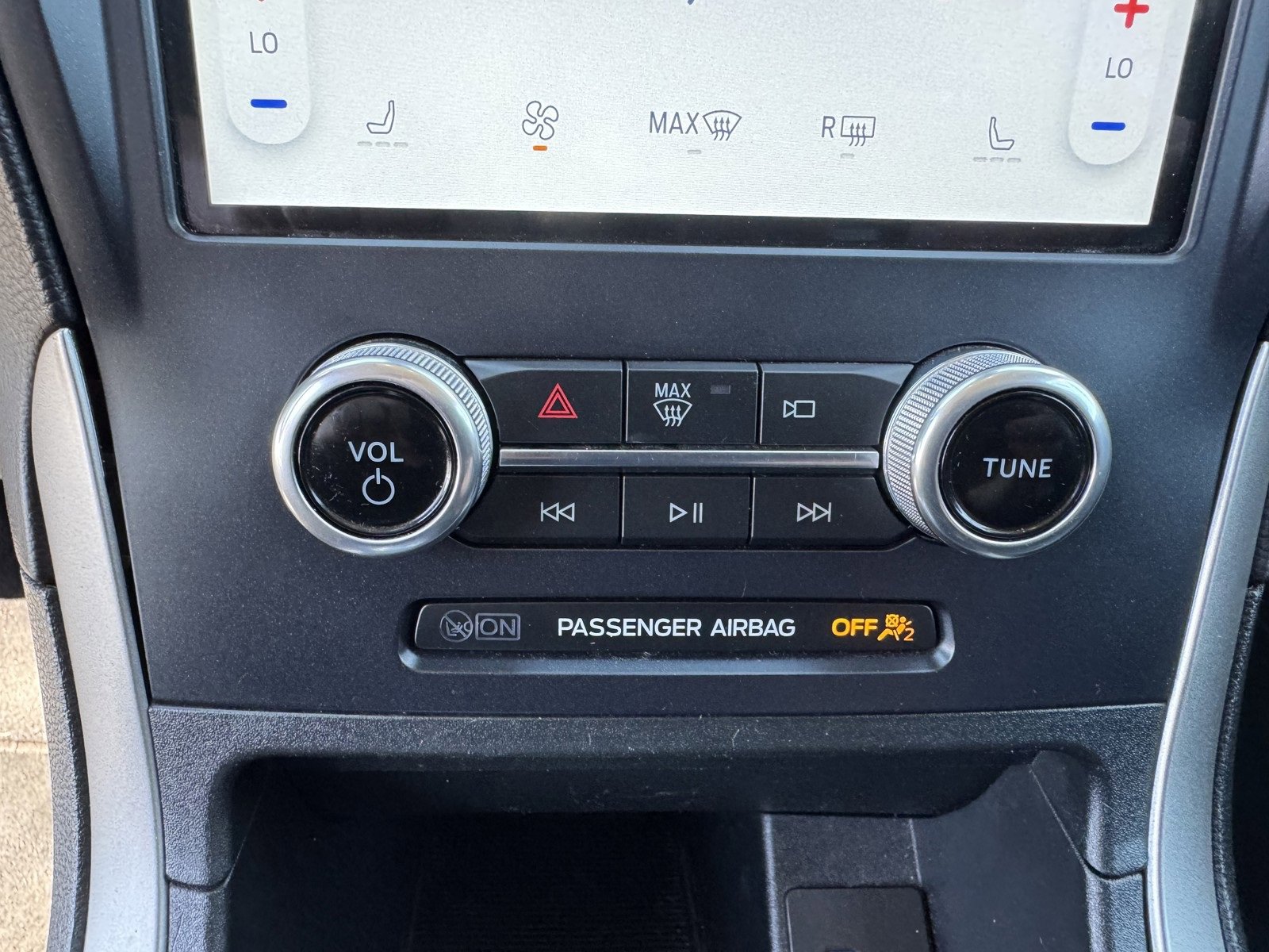 Used 2022 Ford Edge SEL image 18