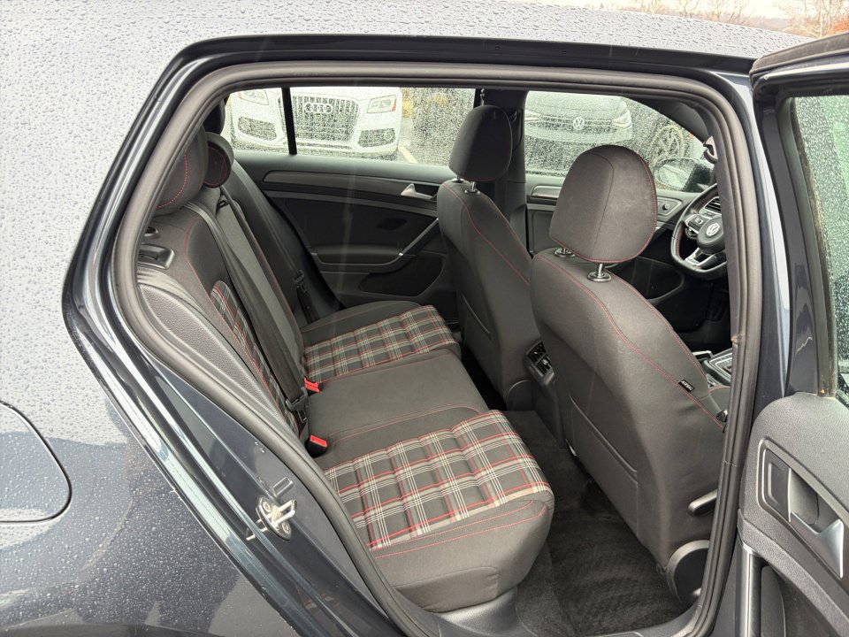 Used 2019 Volkswagen GTI SE FWD image 29
