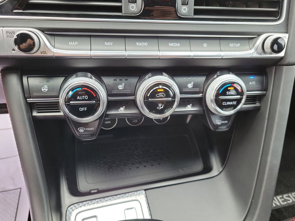 Used 2022 Genesis G70 3.3T RWD image 36
