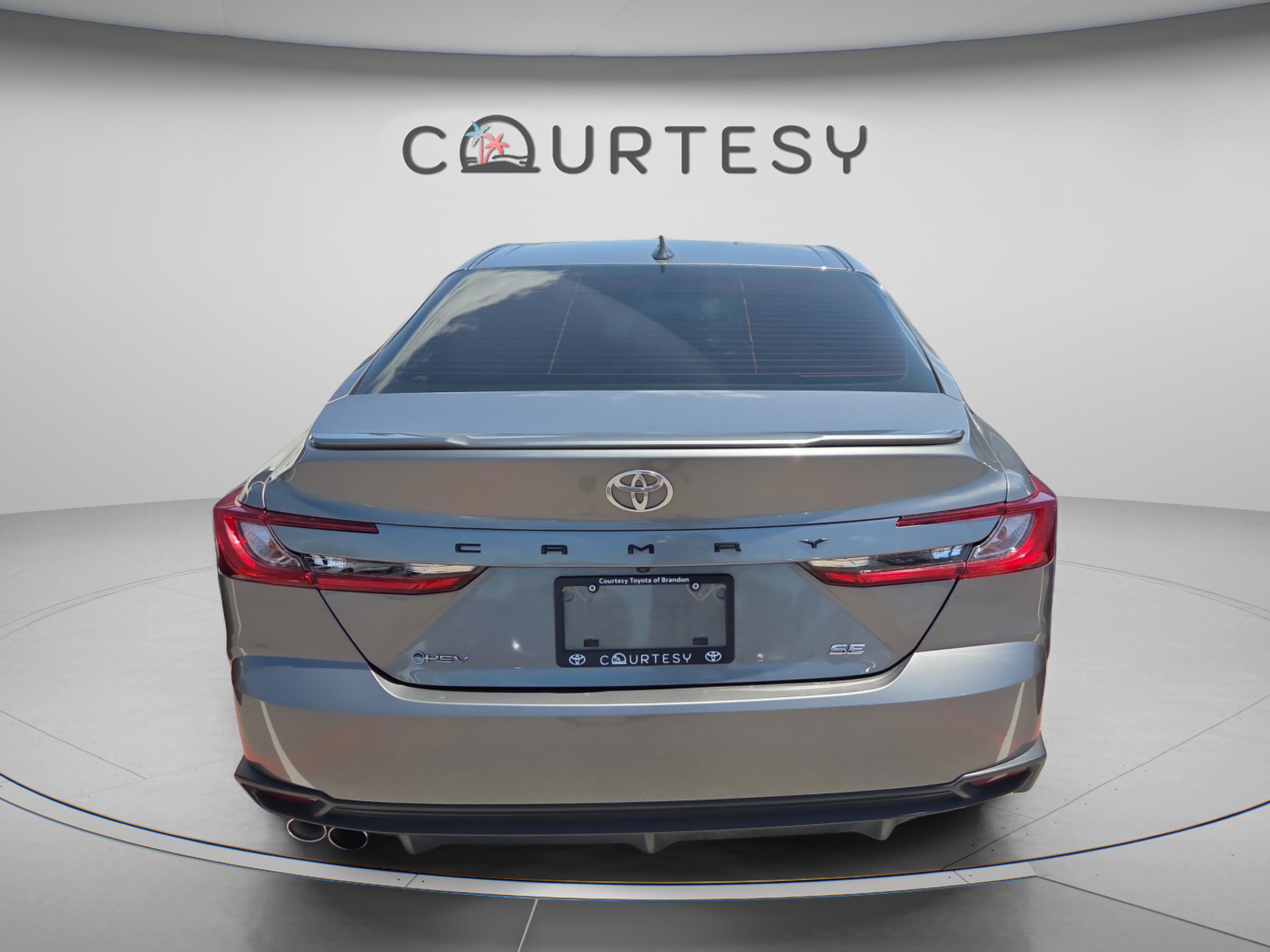 Used 2025 Toyota Camry SE w/ Convenience Package image 2