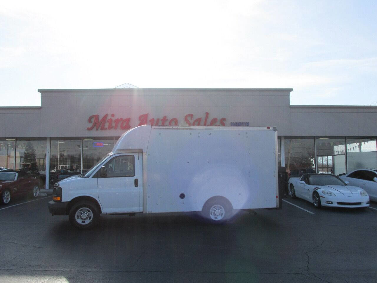 Used 2014 Chevrolet Express 3500 image 2