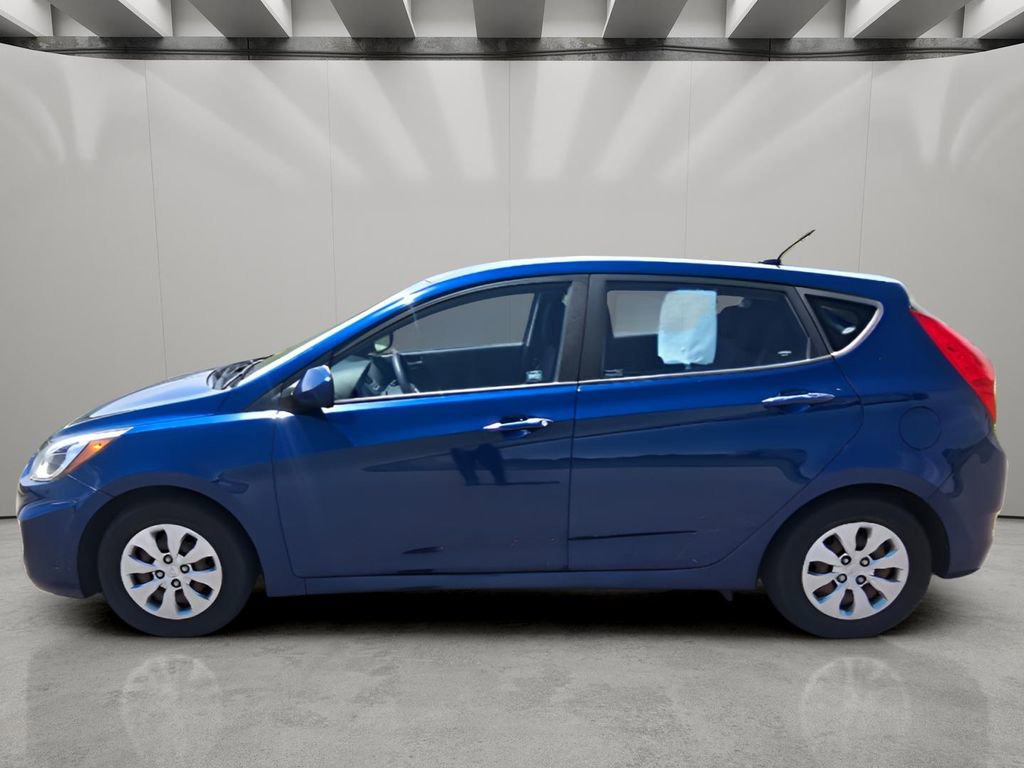 Used 2017 Hyundai Accent SE FWD image 2
