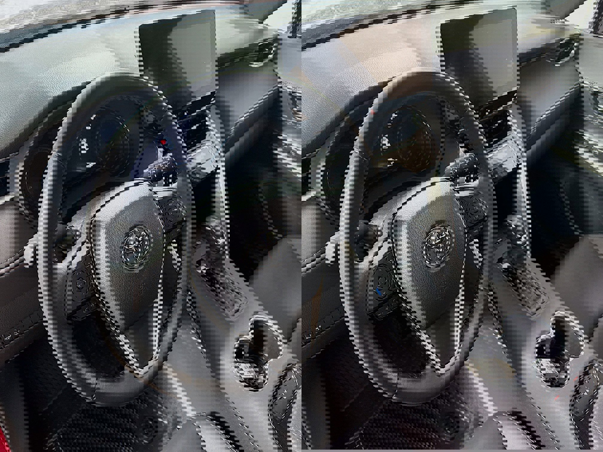 Used 2024 Toyota Venza Nightshade image 12