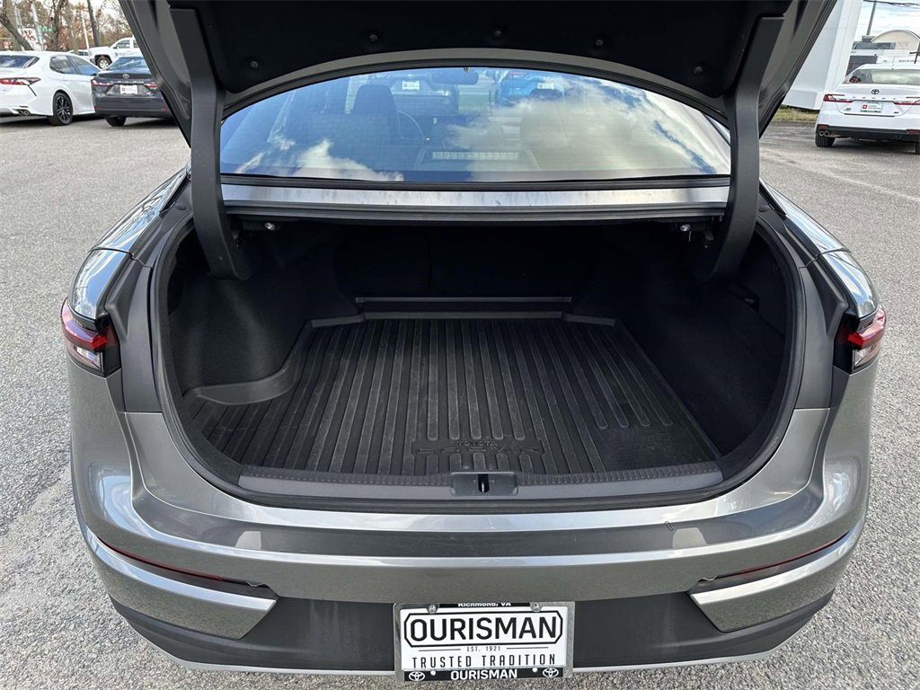 Used 2023 Toyota Crown XLE image 15