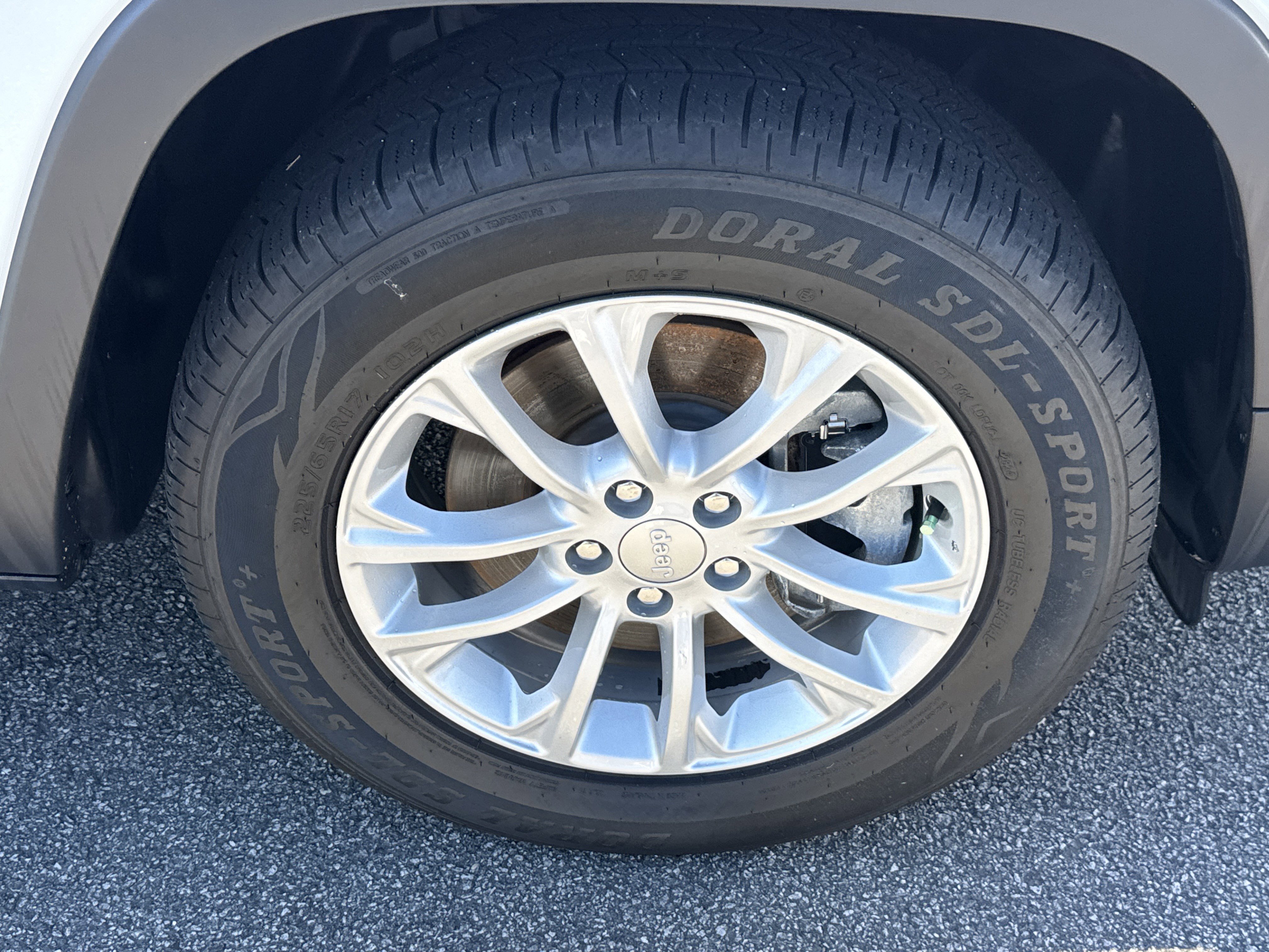 Used 2022 Jeep Cherokee Latitude Lux image 16