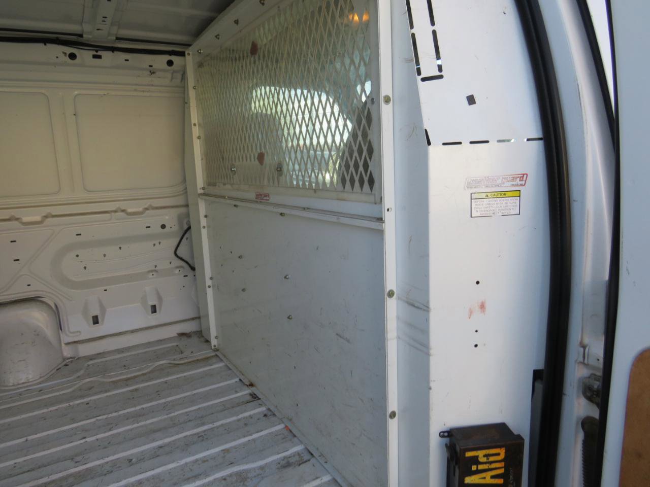 Used 2001 Ford E-150 and Econoline 150 RWD image 22