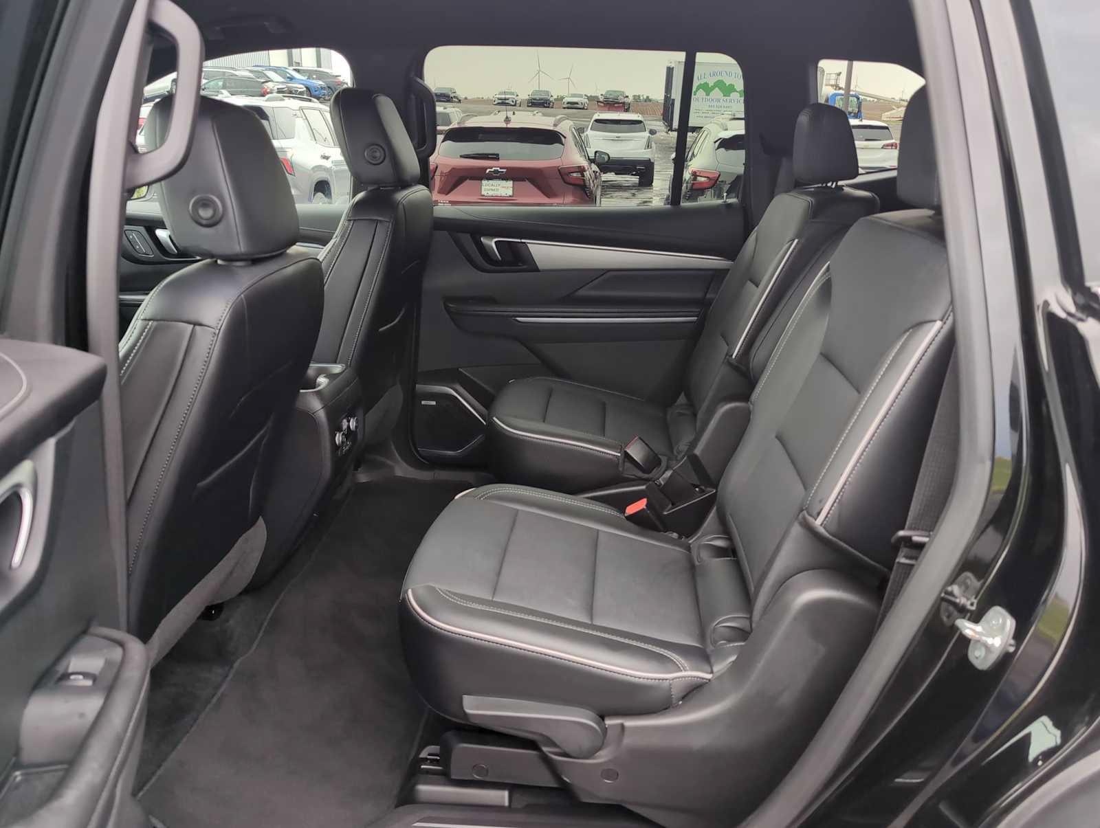 Used 2025 Buick Enclave Preferred AWD/4WD image 25