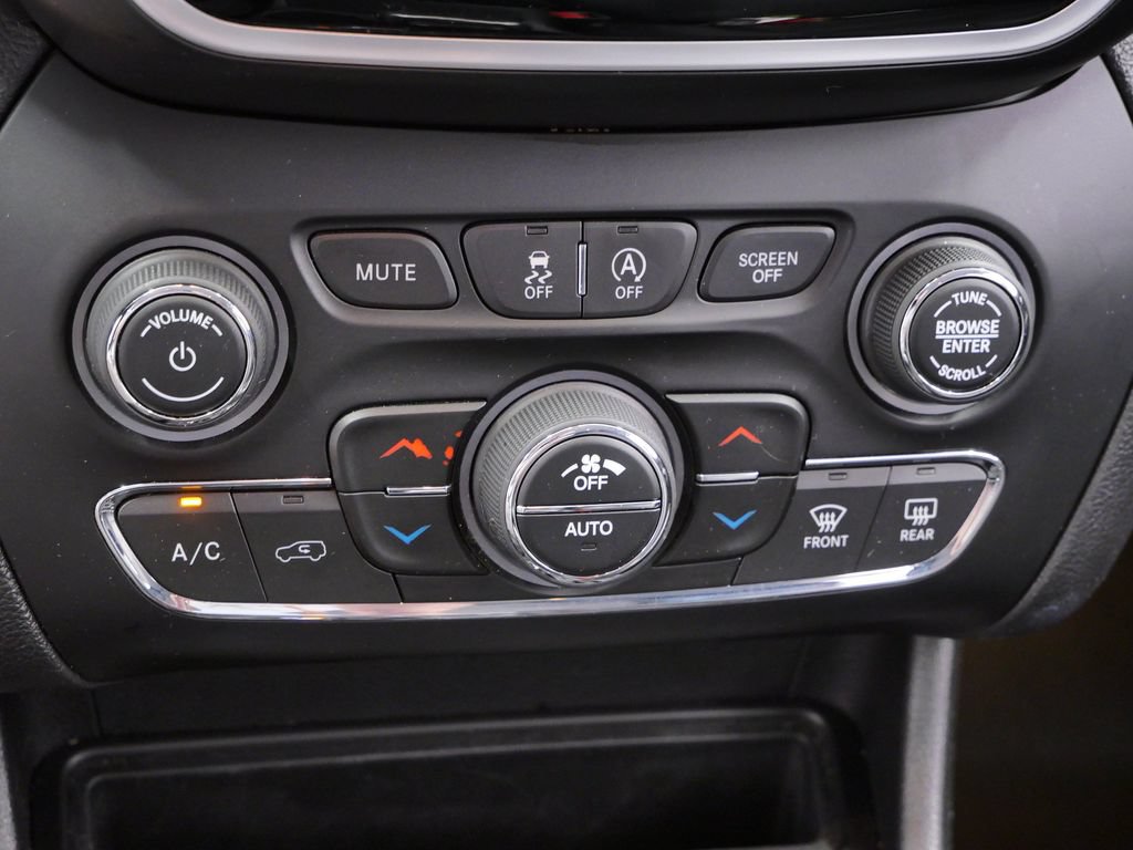 Certified 2020 Jeep Cherokee Limited AWD/4WD image 27