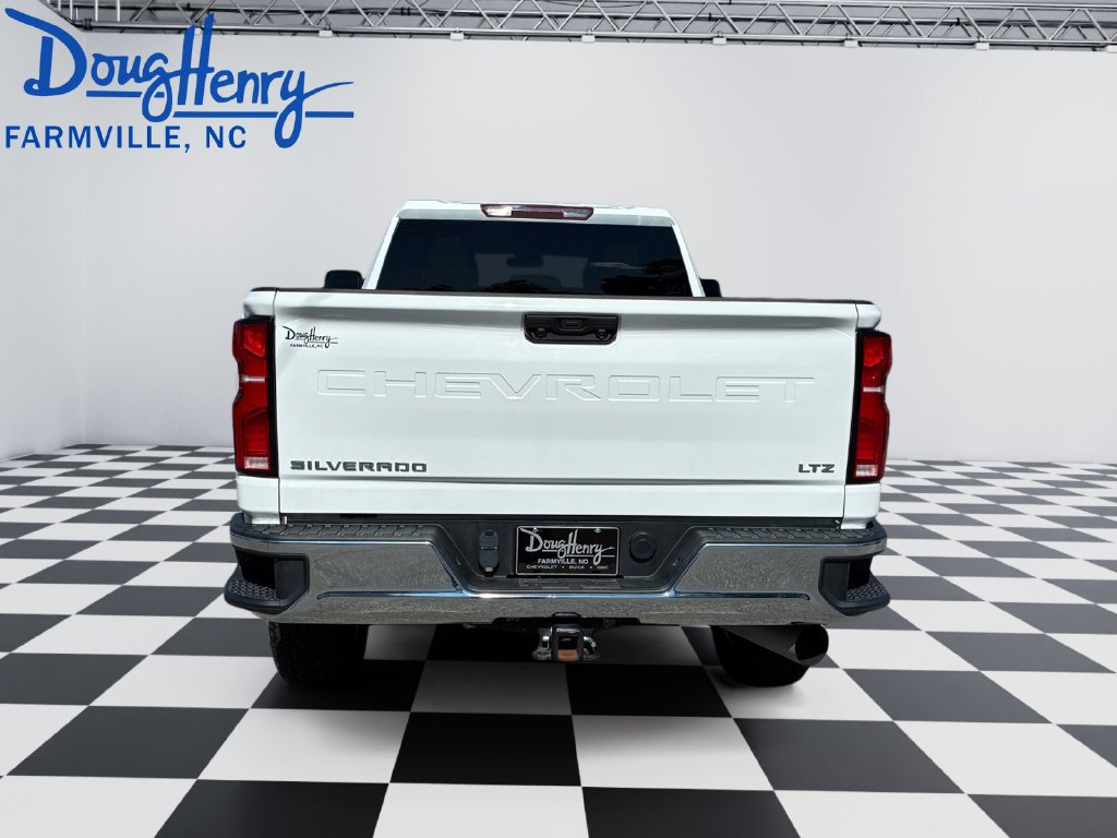Used 2024 Chevrolet Silverado 2500 LTZ w/ LTZ Convenience Package AWD/4WD image 4
