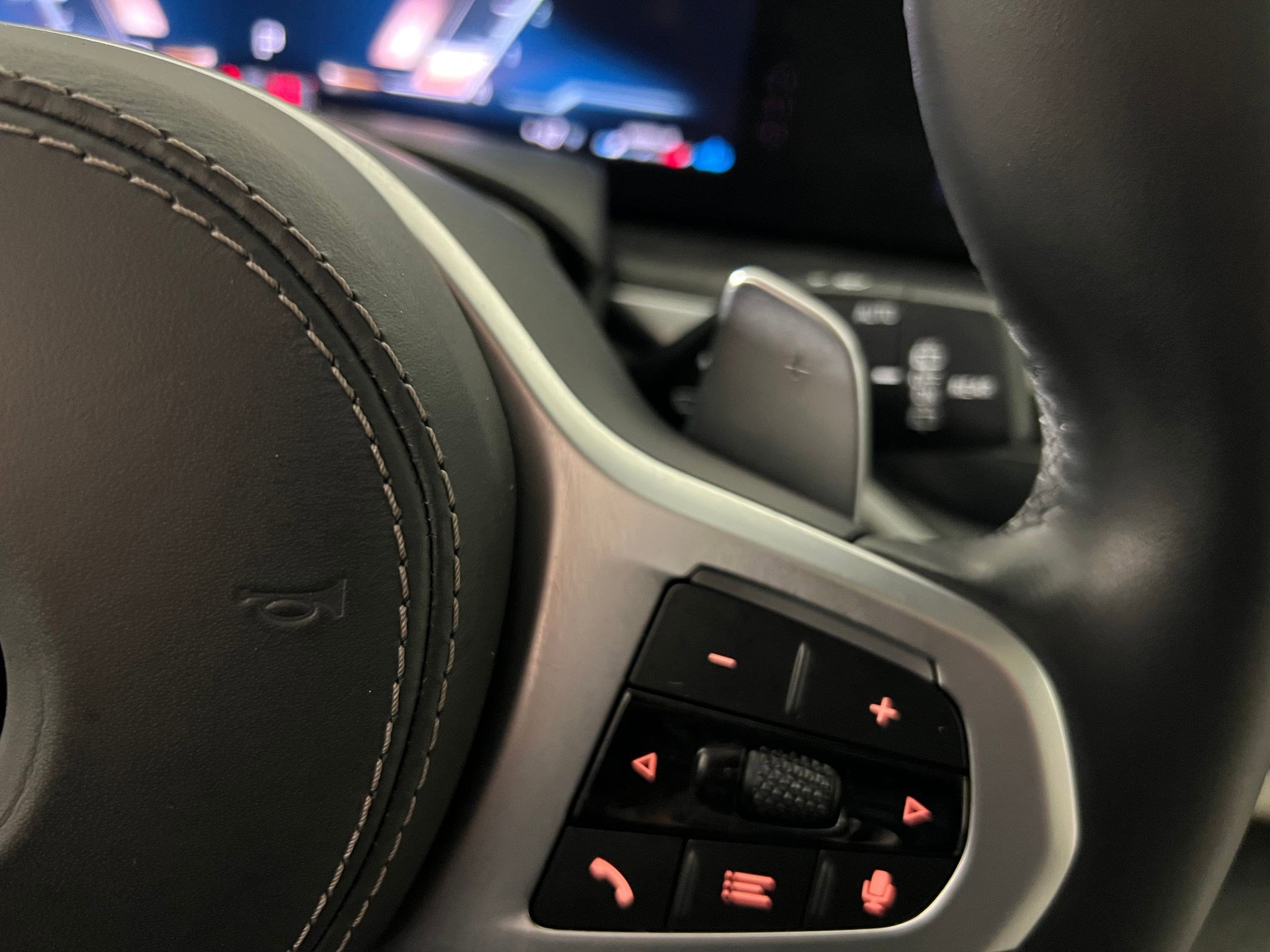 Certified 2024 BMW X7 xDrive40i w/ M Sport Package image 27