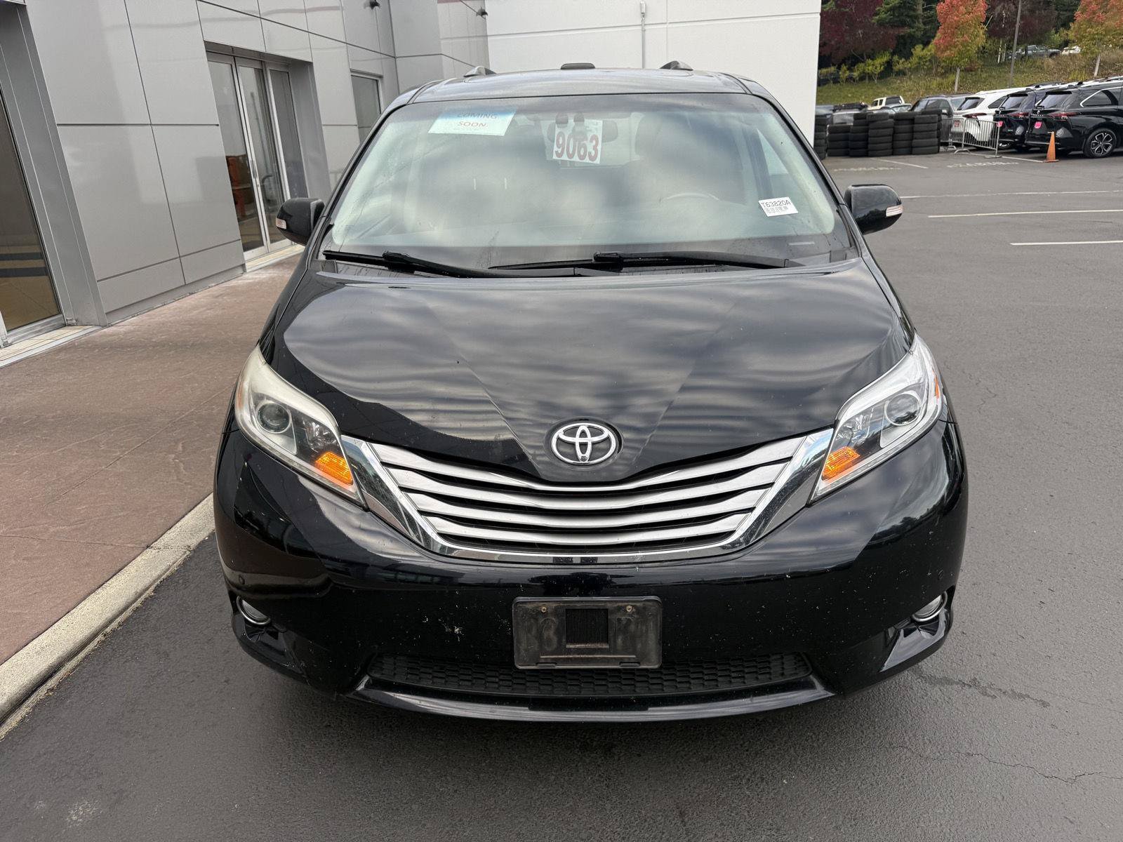 Used 2017 Toyota Sienna Limited Premium AWD/4WD image 8
