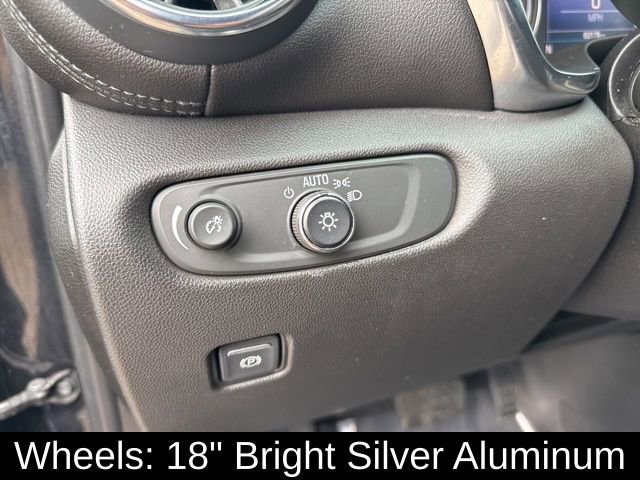 Used 2022 Chevrolet Blazer LT FWD image 19