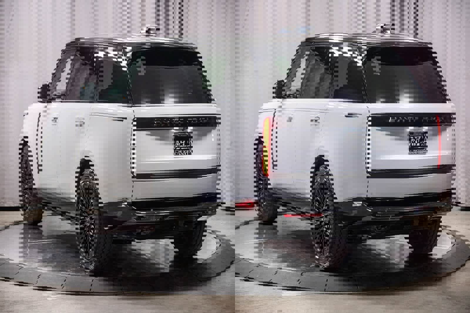 Used 2024 Land Rover Range Rover SE image 2